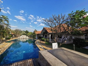  Thai Crystal Resident  Si Racha